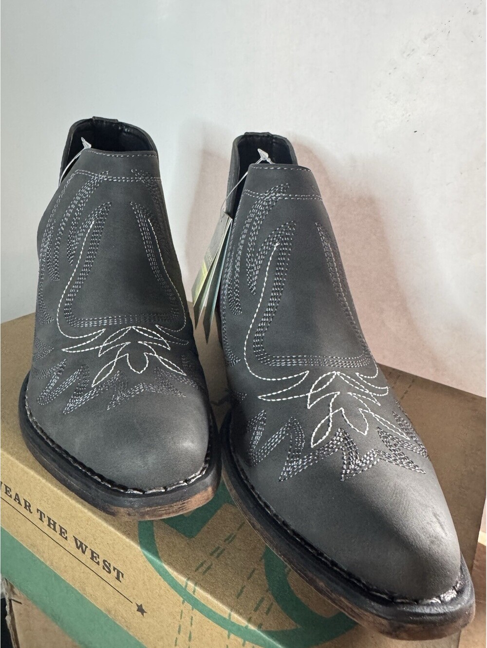 Roper Ava Embroidered Snip Toe Cowboy Booties Womens 7 Grey NWIB NWT - Picture 3 of 11